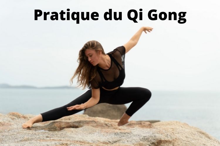 Les-mouvements-du-qi-gong-permettent-de-reequilibrer-son-energie-vitale